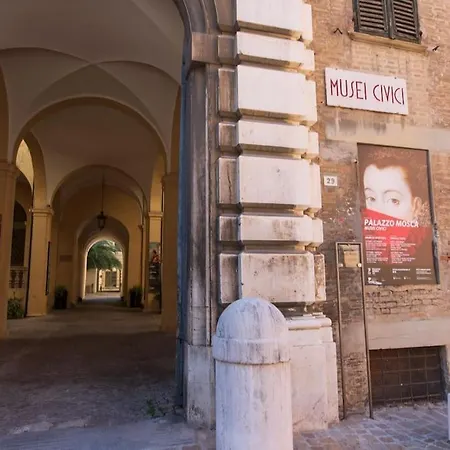 Appartement Rossini Vicino Al Teatro Rossini By Yohome